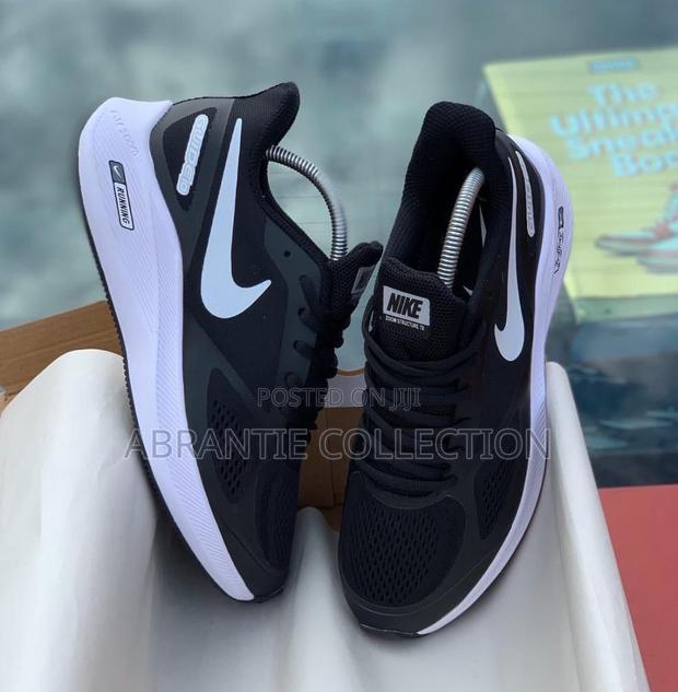 Nike Guide Running Sneakers · Photo 4