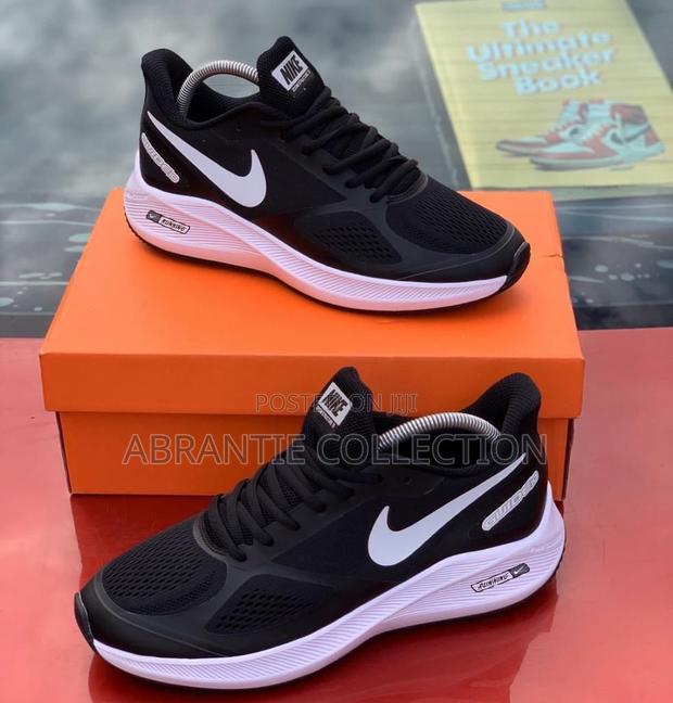Nike Guide Running Sneakers · Photo 3