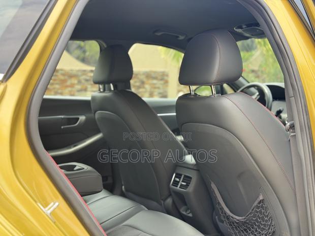 Hyundai Sonata SEL 2021 Gold