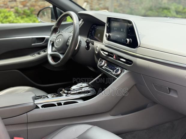 Hyundai Sonata SEL 2021 Gold