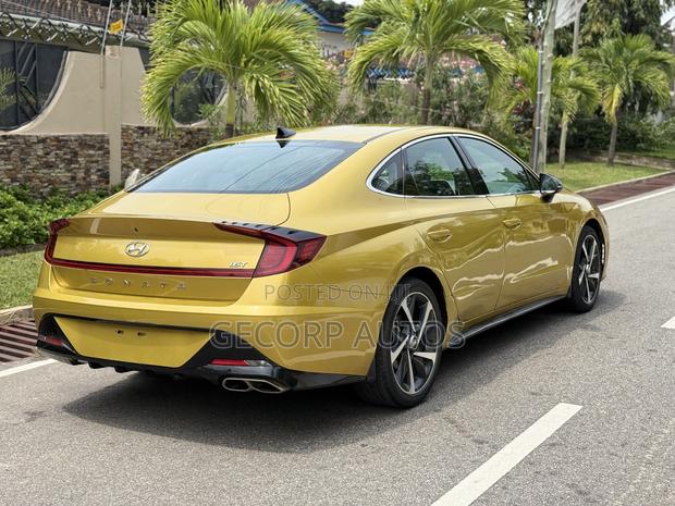Hyundai Sonata SEL 2021 Gold