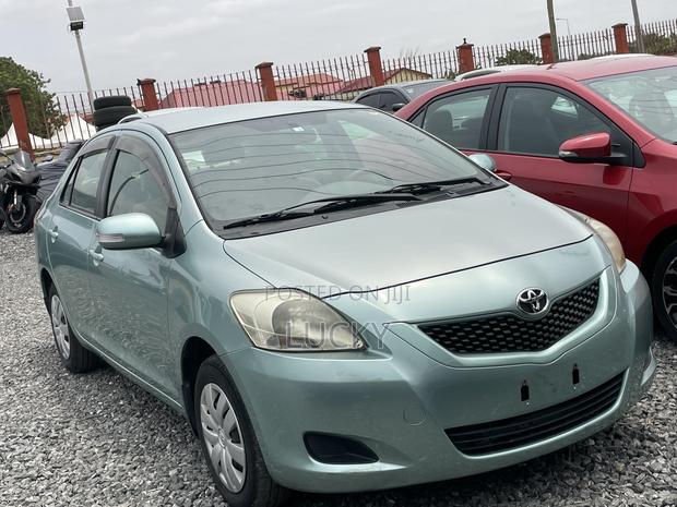 Toyota Belta 2010 Green