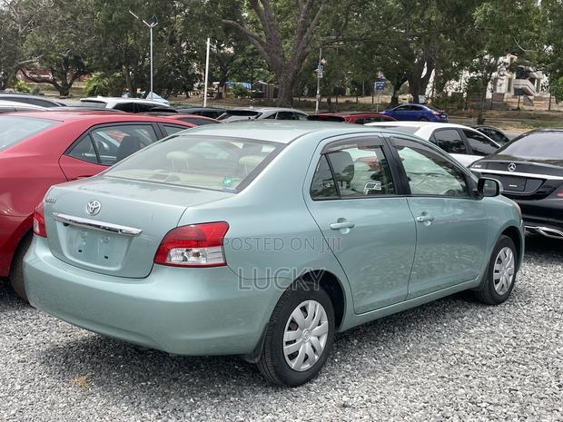Toyota Belta 2010 Green
