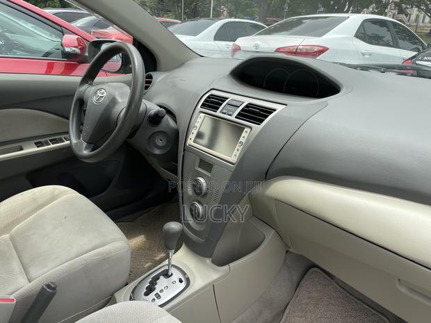 Toyota Belta 2010 Green