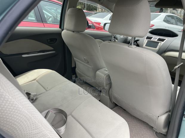 Toyota Belta 2010 Green