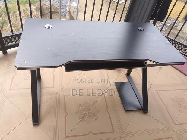 Game Table With Keyboard Tray (120 by 60 ) photo 2