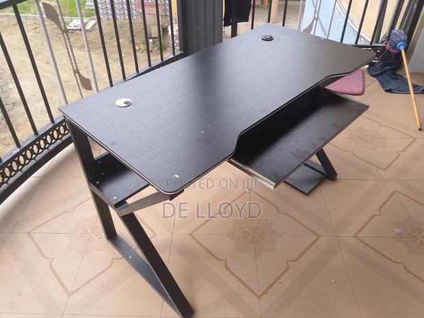 Game Table With Keyboard Tray (120 by 60 ) photo 3