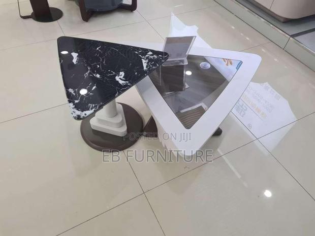 Center/ Coffee Table · Photo 4