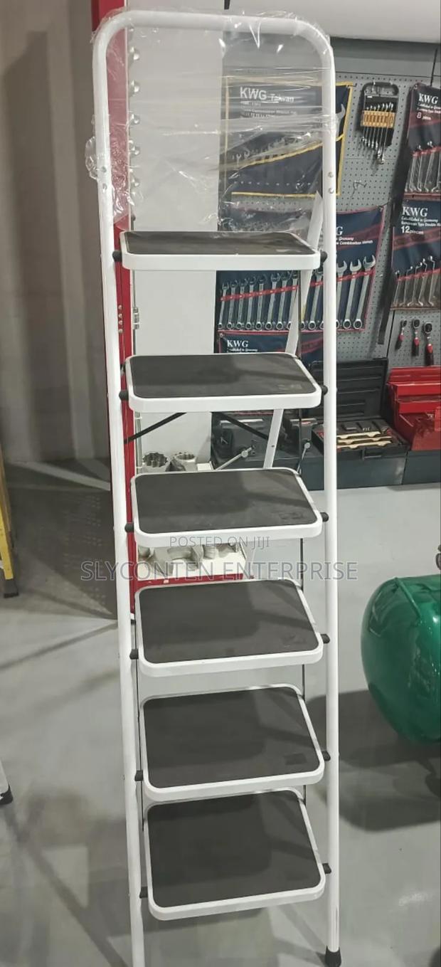 6 Steps Foldable Ladder · Photo 2