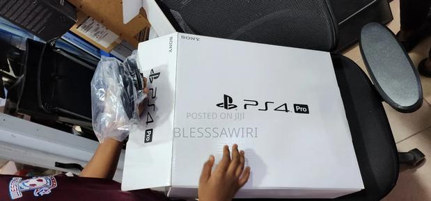 Usa Sony Ps4 Pro Console 1tb With Original Box Plus Cod Vanguard Cd photo 3