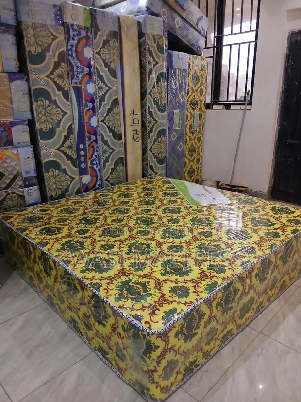 13 Inches Super High Density Queen Size Mattress · Photo 4