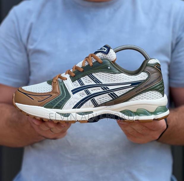 Asics Gel-kayano 14 “ Army Green / Brown “ · Photo 2