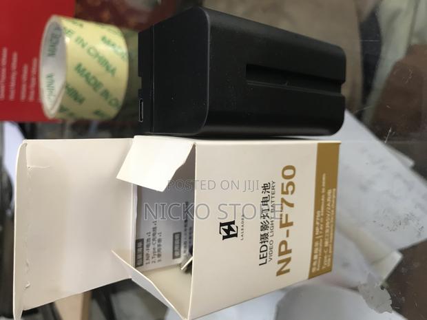 Video Light Battery With Charger photo 2