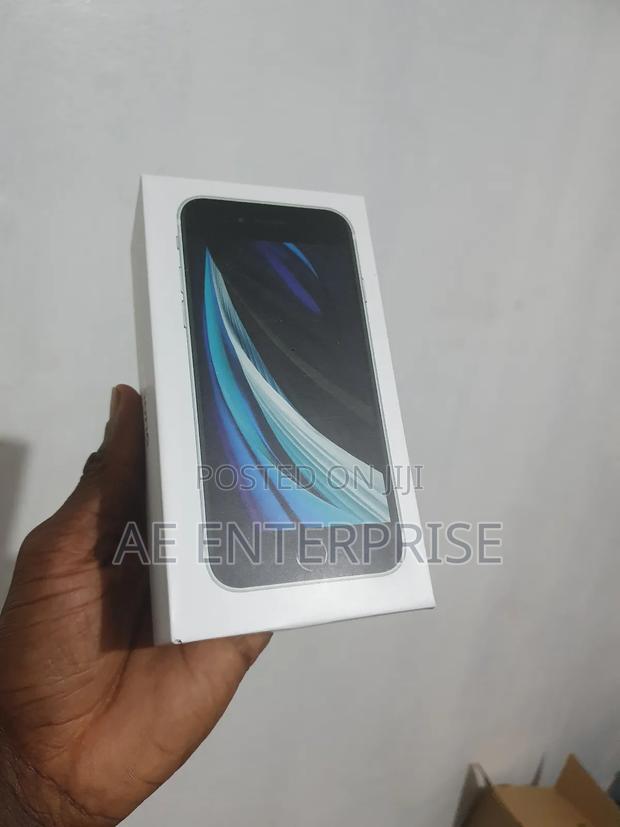 New Apple iPhone SE (2020) 64 GB White