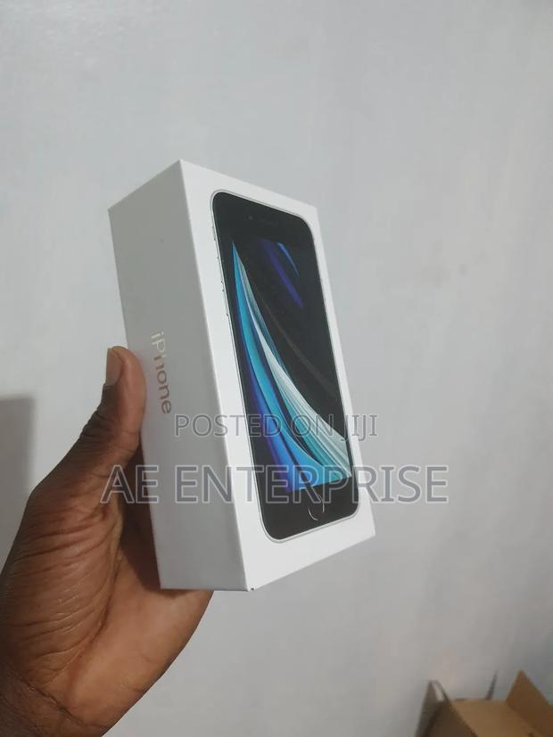 New Apple iPhone SE (2020) 64 GB White photo 2