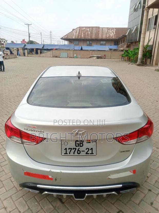 Hyundai Elantra Limited Sedan FWD (1.8L 4cyl 6A) 2013 Gray photo 4