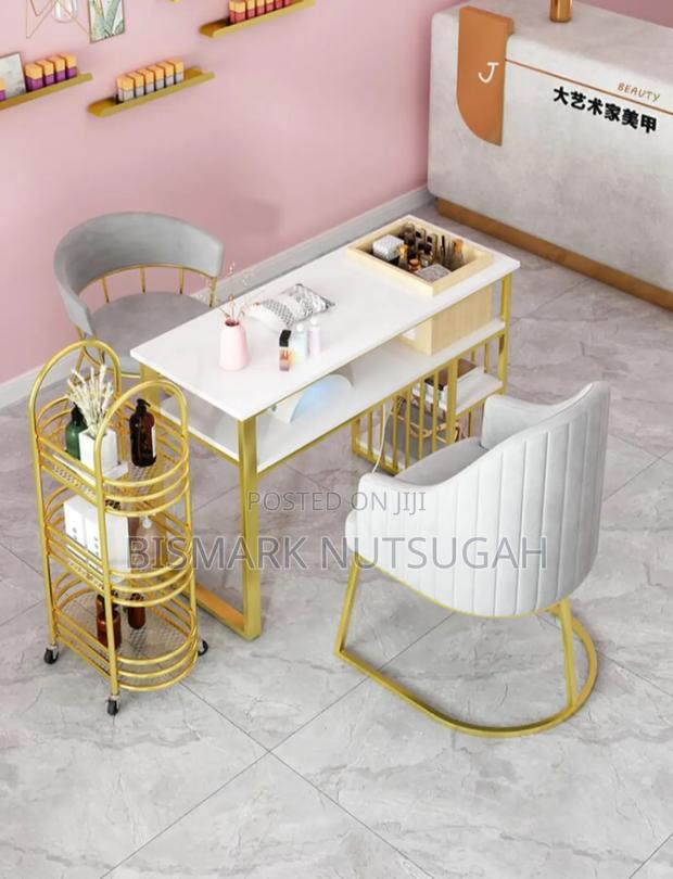 Beauty Salon Manicure Table photo 3