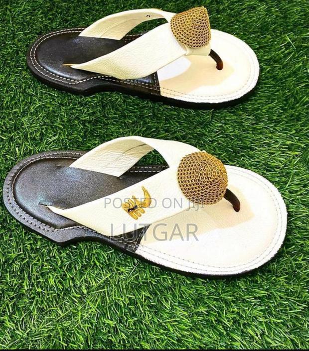 Ahenema / Native Sandals photo 2