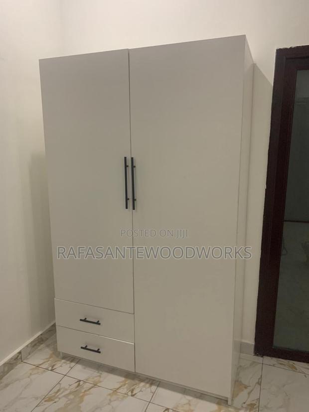 Raf Wardrobe With Laminated · Photo 4