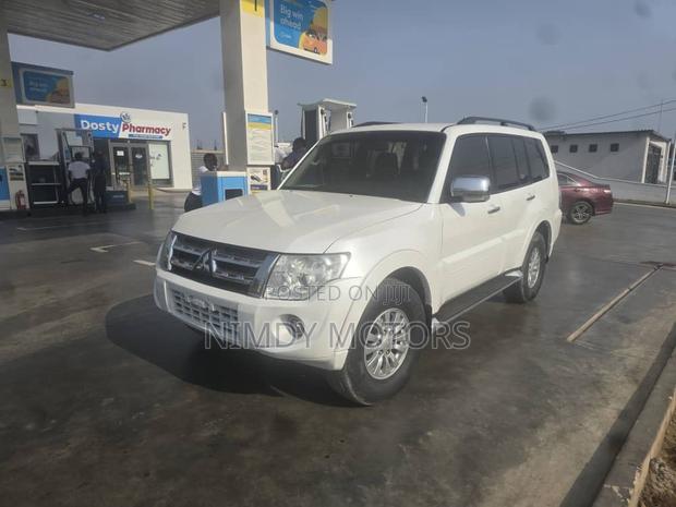 Mitsubishi Pajero 2014 White