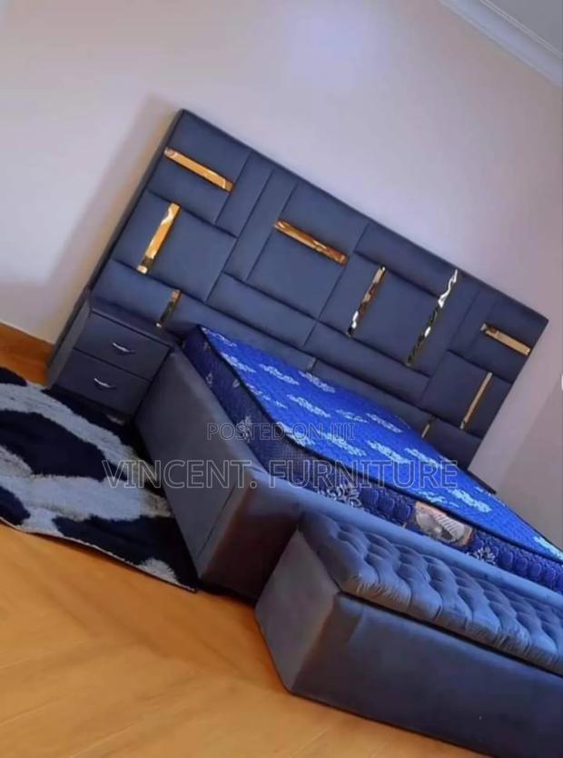 Queen Size Bed Frame With · Photo 2