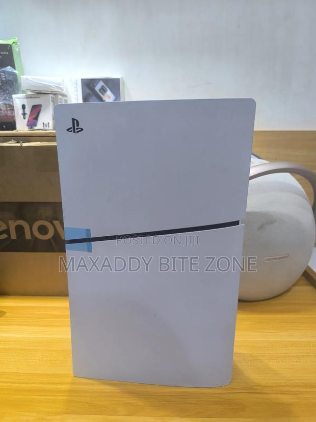 Ps5 Slim Digital With One Controller and 9 Offline Games