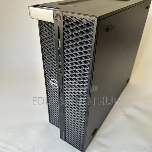 Desktop Computer Dell Precision 5820 32GB Intel Xeon HDD 500GB