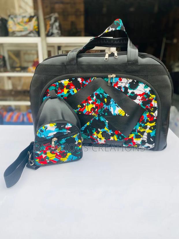 Travel Bag With Body Bag · Photo 4