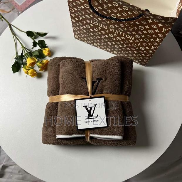 2 Pieces Coffee Brown Towels Available · Photo 2