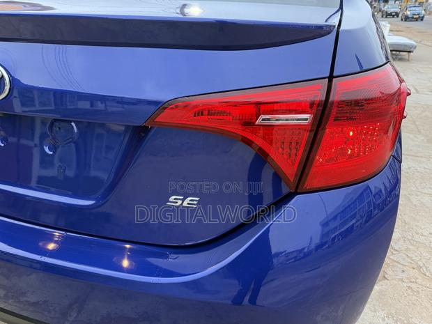 Toyota Corolla SE Special Edition 4dr Sedan (1.8L 4cyl CVT) 2017 Blue