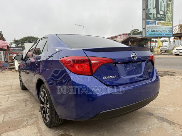 Toyota Corolla SE Special Edition 4dr Sedan (1.8L 4cyl CVT) 2017 Blue