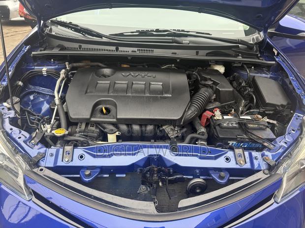 Toyota Corolla SE Special Edition 4dr Sedan (1.8L 4cyl CVT) 2017 Blue