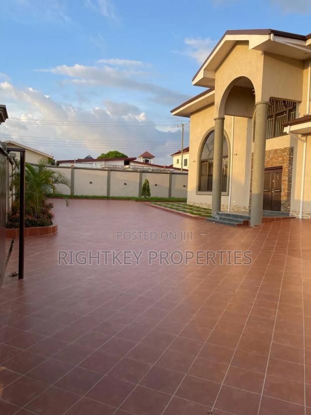 6bdrm Mansion in Rightkey, Kumasi Metropolitan for sale · Photo 4
