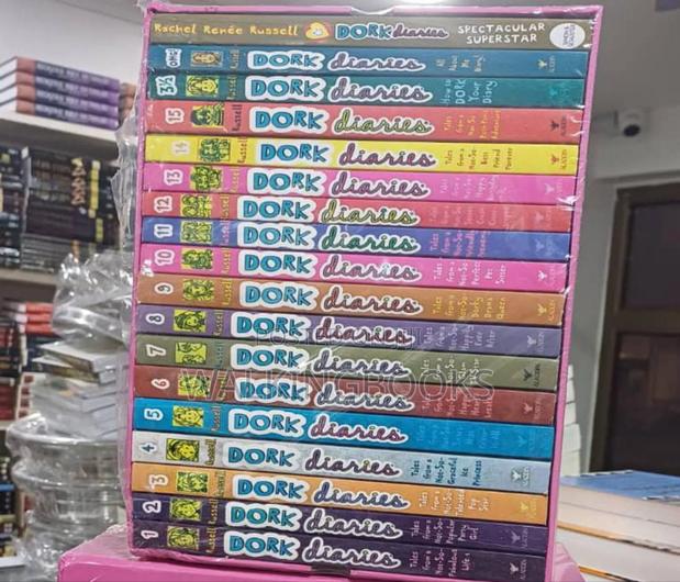 Dork Diaries;18 Titles In A Pack · Photo 2