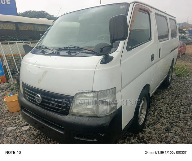 Nissan Caravan (Urvan) 2000 White photo 7