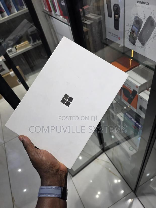 New Microsoft Surface Pro 512 GB Silver · Photo 1
