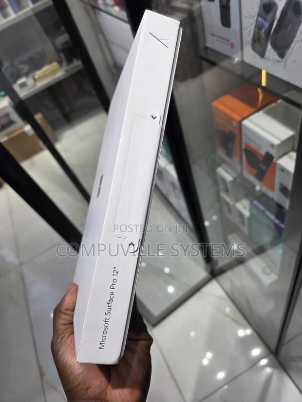 New Microsoft Surface Pro 512 GB Silver · Photo 2