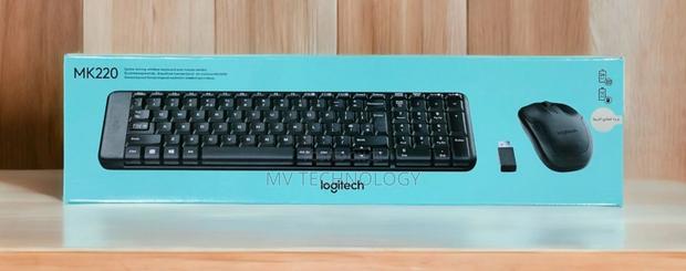 Logitech Combo Wireless ( Keyboard + Mouse ) Mk220 · Photo 2