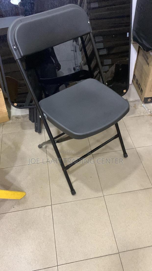 Flat Back Folding Chairs photo 4