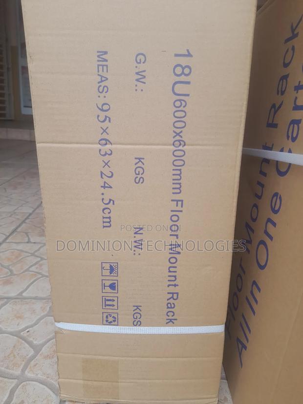 18u Floor Cabinet 600x600mm All-in-One · Photo 4