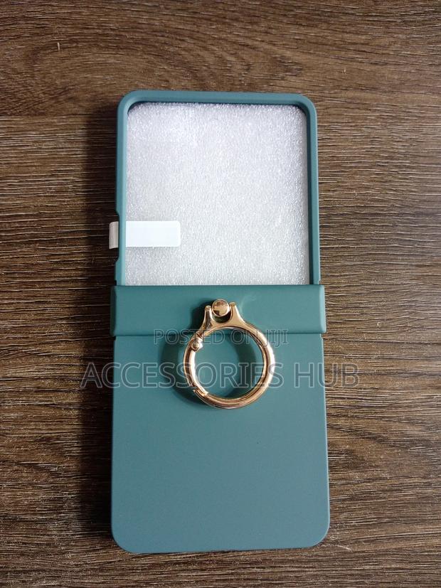 Z Flip 7 Cases With Ring And Protector · Photo 4