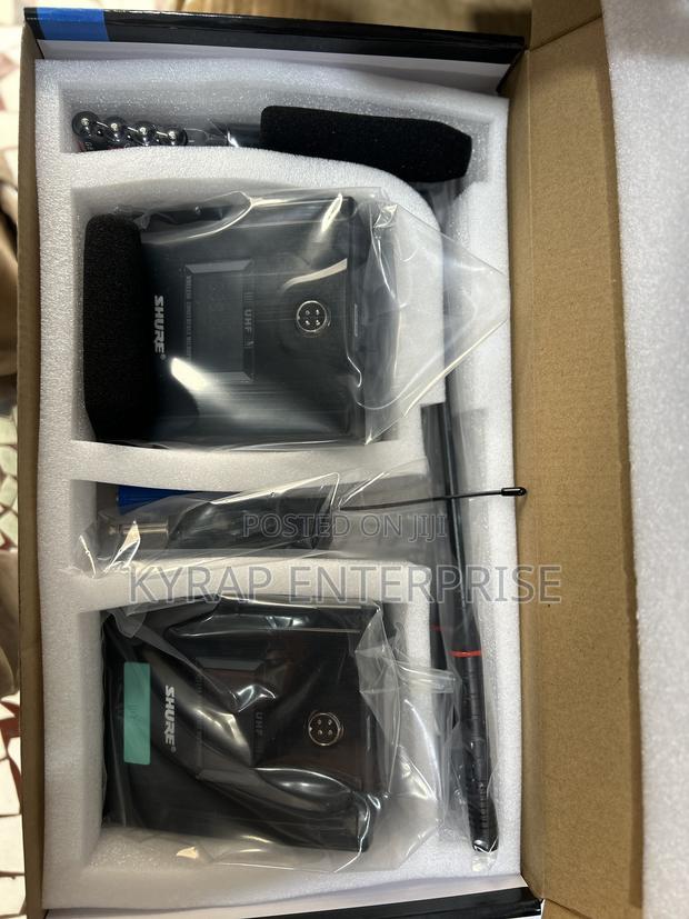 2 in 1 Cordless Conference Microphone · Photo 4