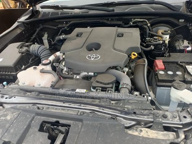 New Toyota Hilux 2025 Gray photo 15