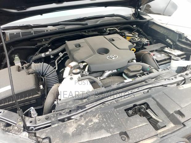 New Toyota Hilux 2025 Gray photo 16