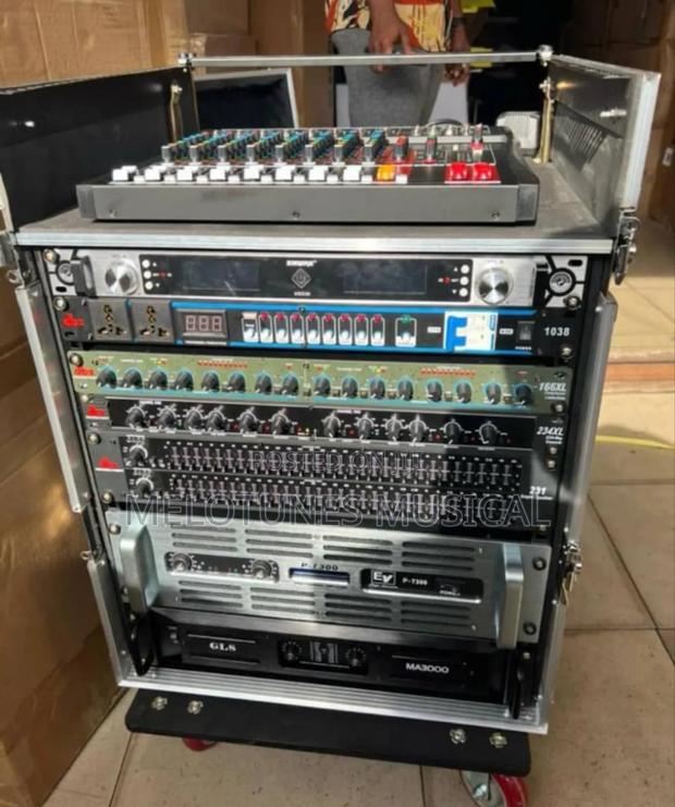 Full Amplifier Rack Set of Amplifiers With Mixer · Photo 2