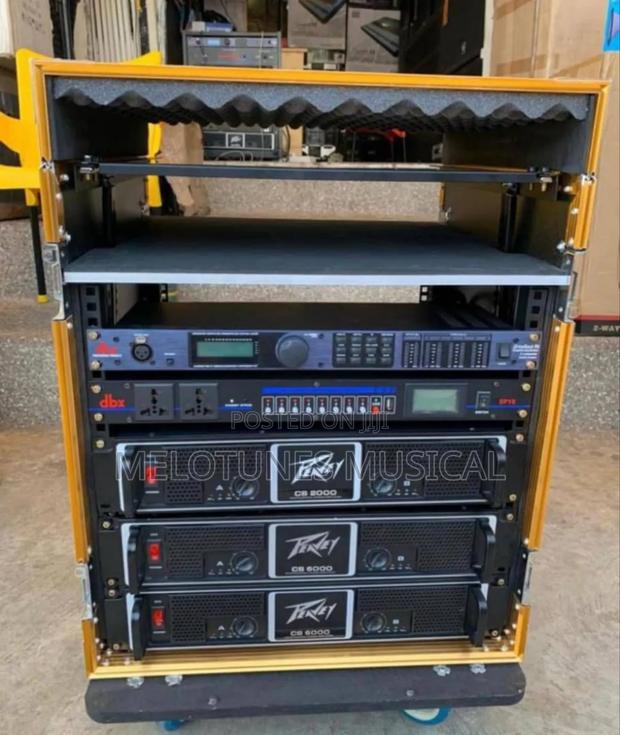 Amplifier Rack Set With Three Amplifiers (Peavey) · Photo 2