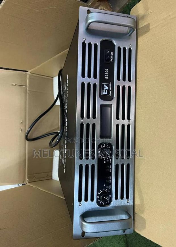 Electro-Voice (Ev) E9300 Power Amplifier. · Photo 2