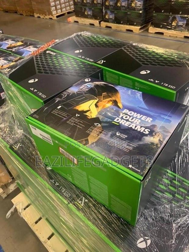Xbox Series X 1tb (Games Included )