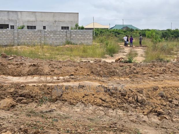 Prime Plots< Comfortable Residence - Prampram Beach Road · Photo 4