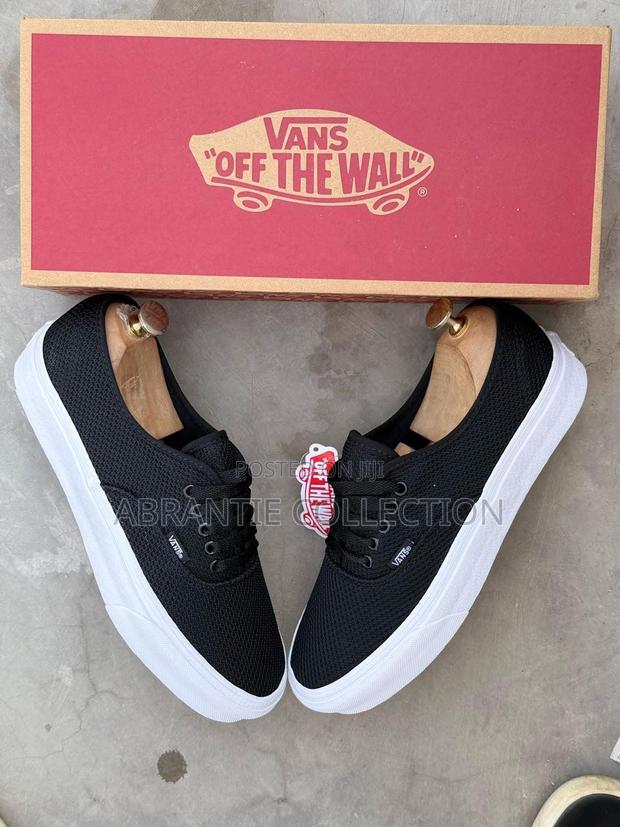 Authentic Vans Corduroy Black/White · Photo 3